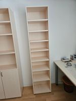 Bücherregal mit mehreren Tablaren, Jugendzimmer