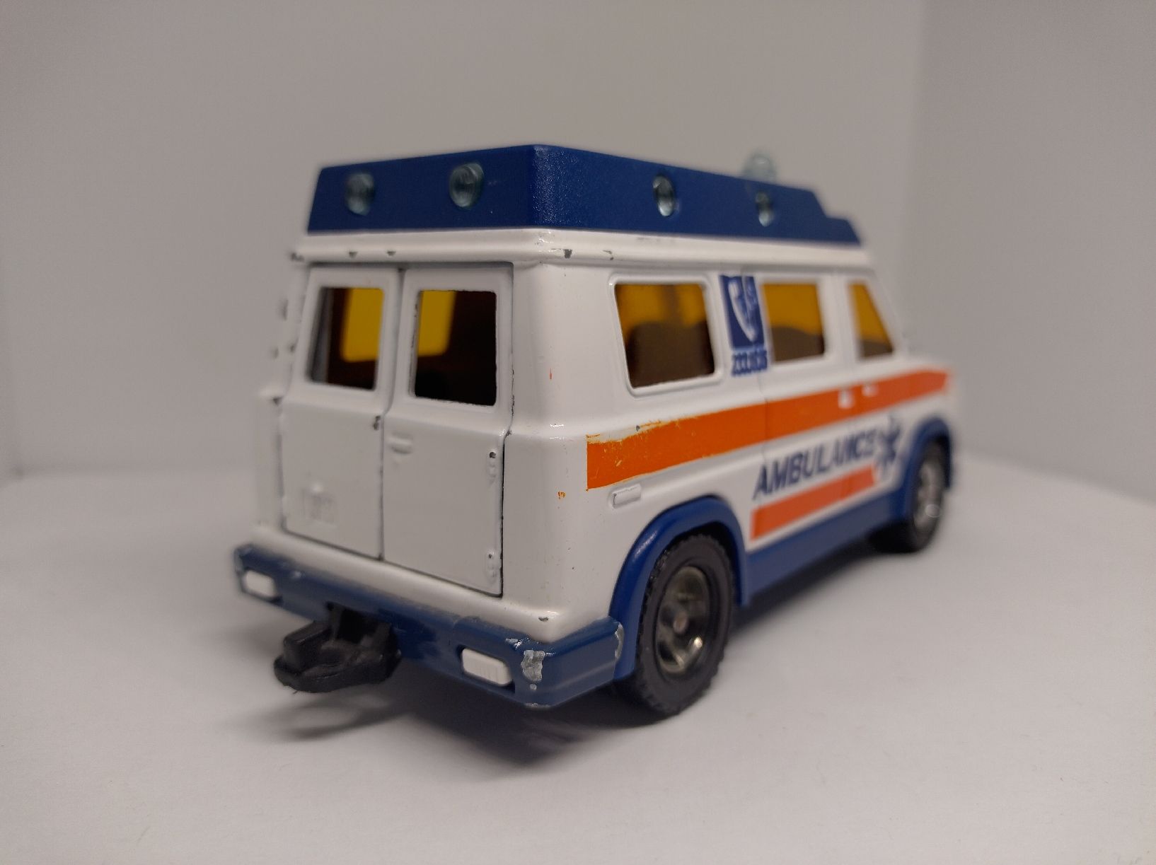 Majorette Modellautos: Majorette, ambulance 1/36 – Gebraucht aus La Chaux-de-Fonds von Pierrot8404 3