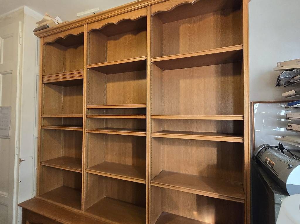 Scaffali: A donner Grand meuble armoire - bibliothèque – Usato da Genève venduto da oloutan 1