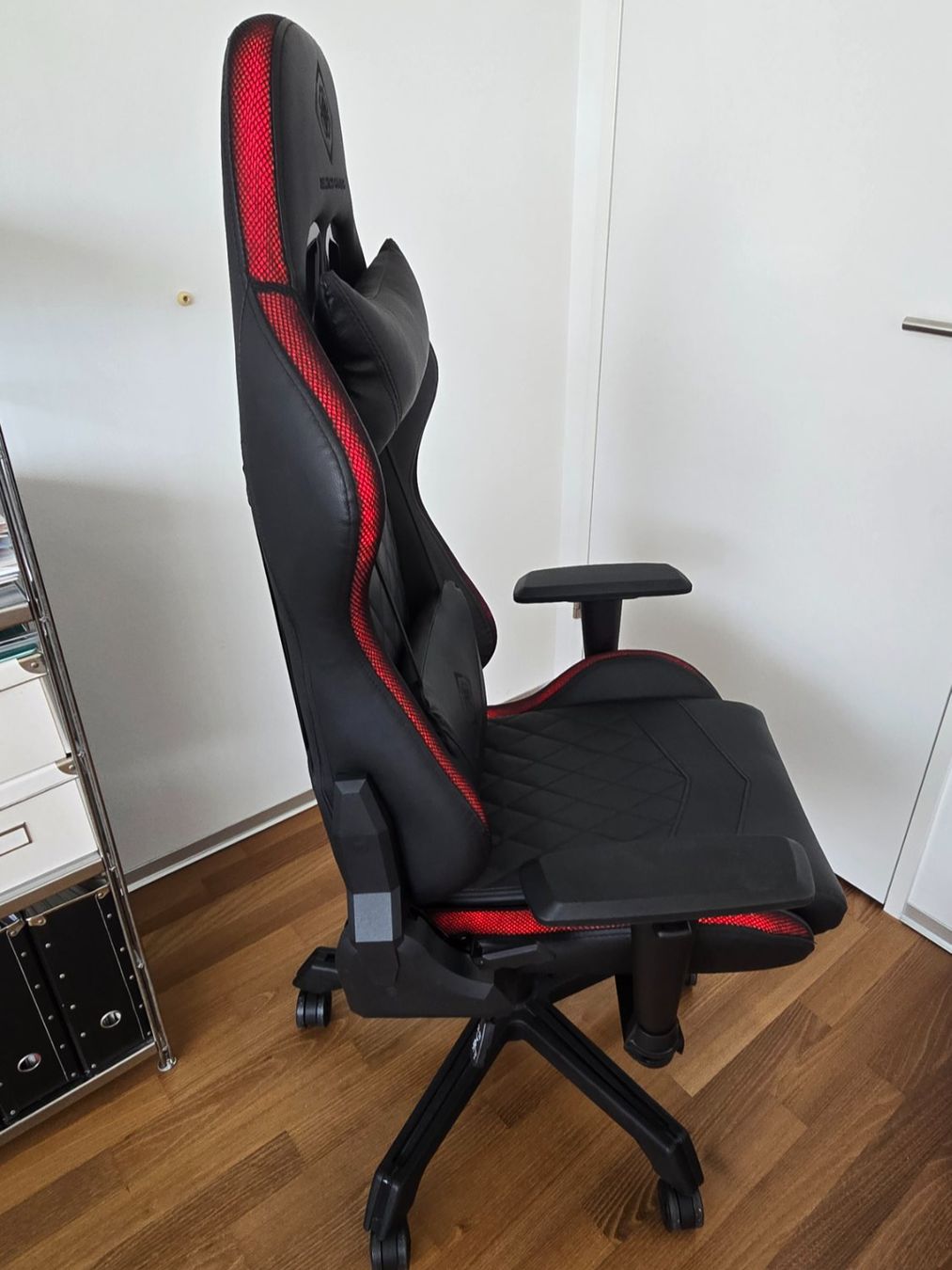 Chaises: Gaming Stuhl – D'occasion à Lachen SZ par Starlet99 1