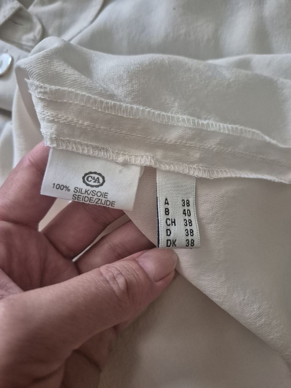 C&A Camicette: Seidenbluse von C&A, Gr. 38. – Usato da Winterthur venduto da ann_7lxx 6