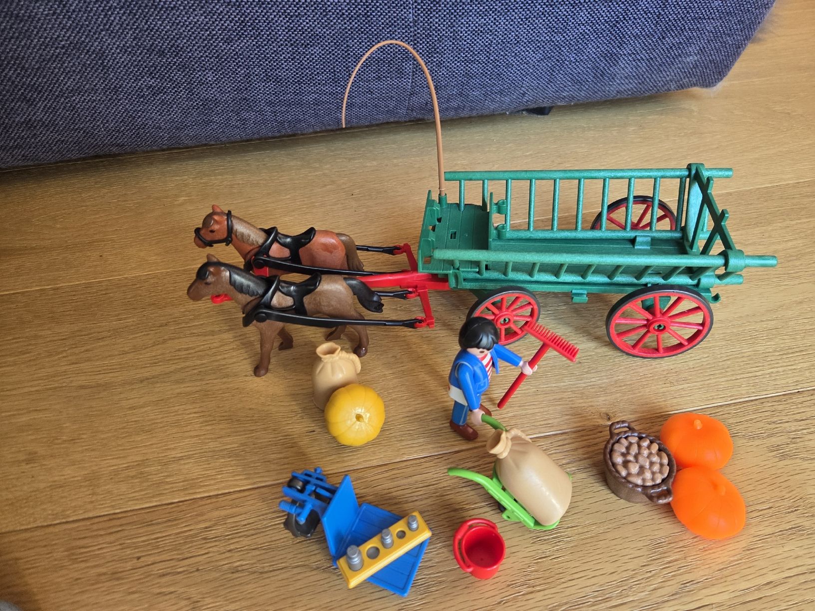 Playmobil Giocattoli: Set Playmobil 3246 carro e contadino – Usato da Locarno venduto da gab_22kt 1