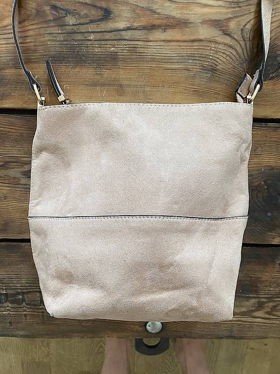 Borse da donna: Hellbraune mittlere Umhänge Tasche – Usato da Diessenhofen venduto da car_g7nt 2