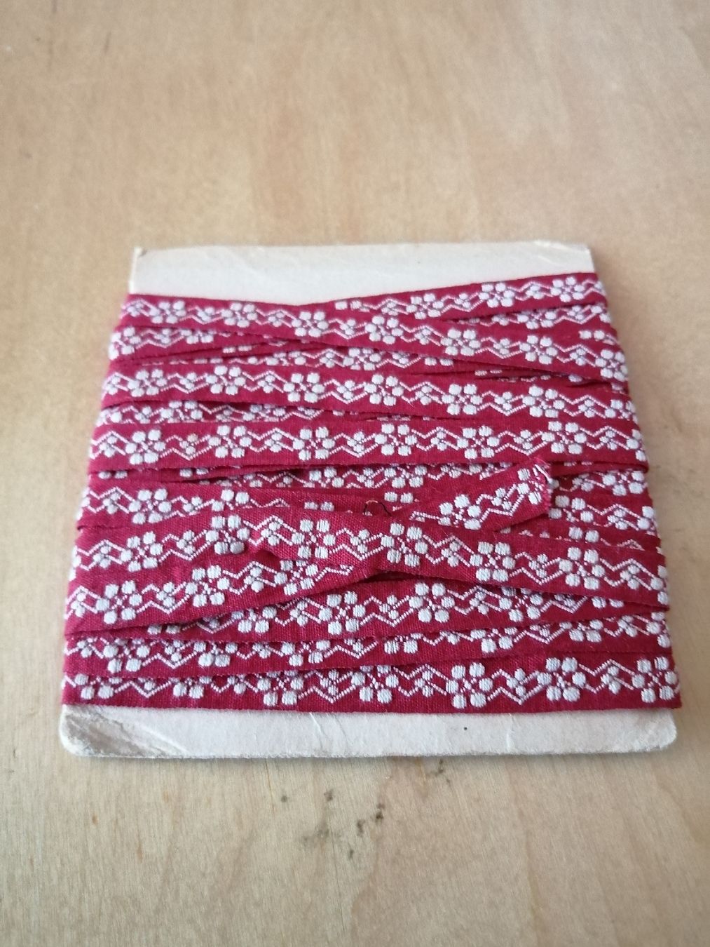 Nastri decorativi: Bordüre rot gemustert 405cm - NEU  – Nuovo (secondo la descrizione) da Honau venduto da holunder3 3