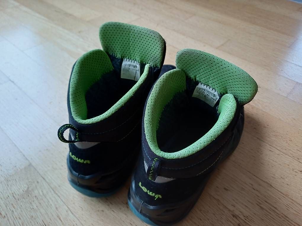 Scarpe da uomo: Wanderschuhe LOWA schwarz mit mintfarbigen Streifen – Usato da Worb venduto da zeve 1