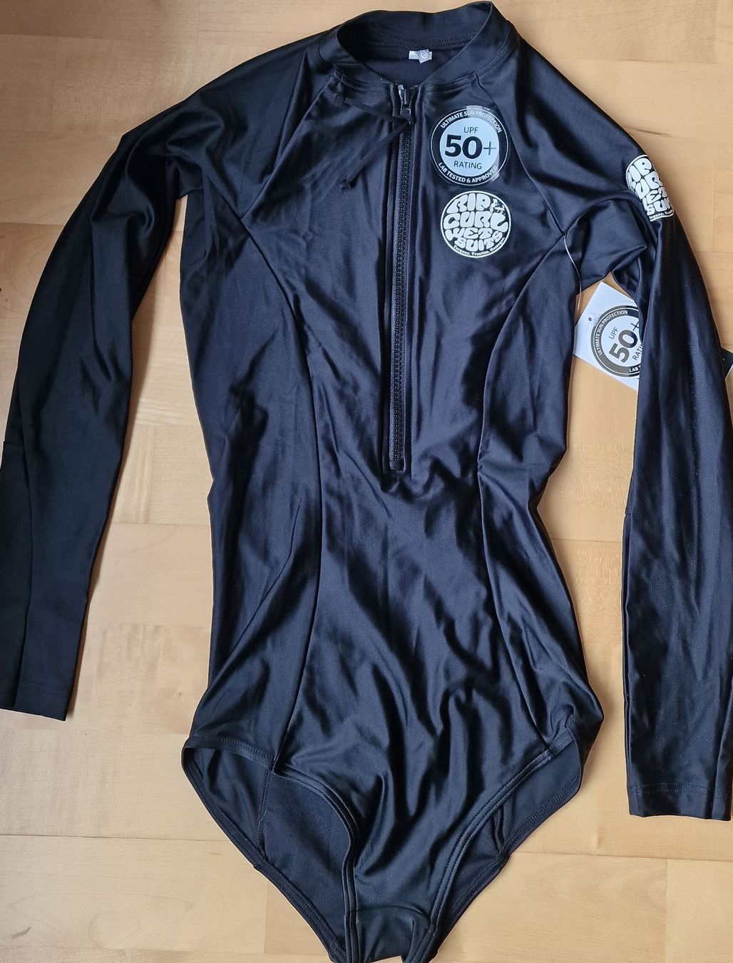 Rip Curl Mute per immersioni: Combinaison Rip Curl UV50+ Manches Longues - Taille 6 – Nuovo e nell'imballaggio originale da Montreux venduto da Daisyy01