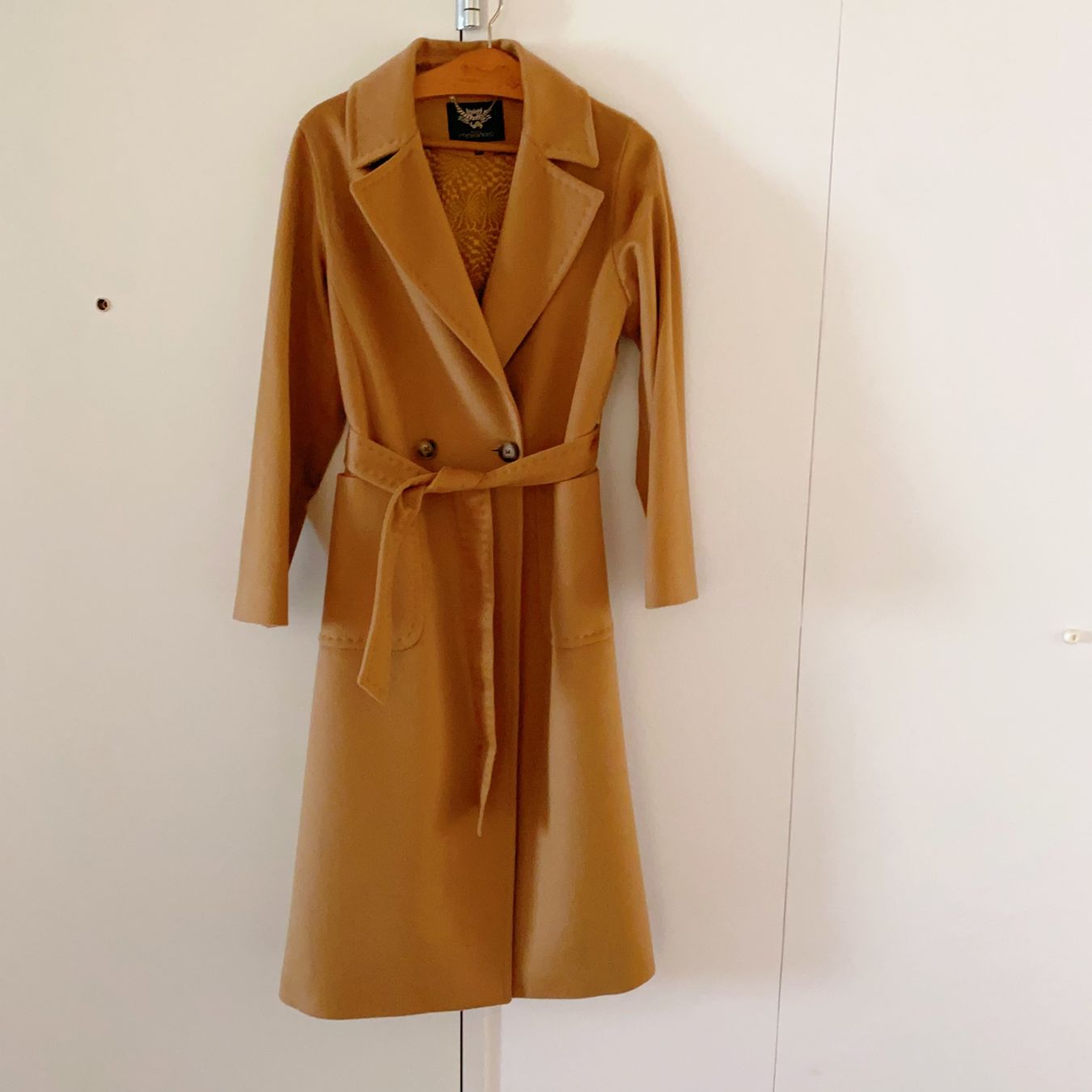 Cappotti: HANDSTITCHED BELTED COAT Klassischer Mantel – Nuovo (secondo la descrizione) da Luzern venduto da Sommer_26 2