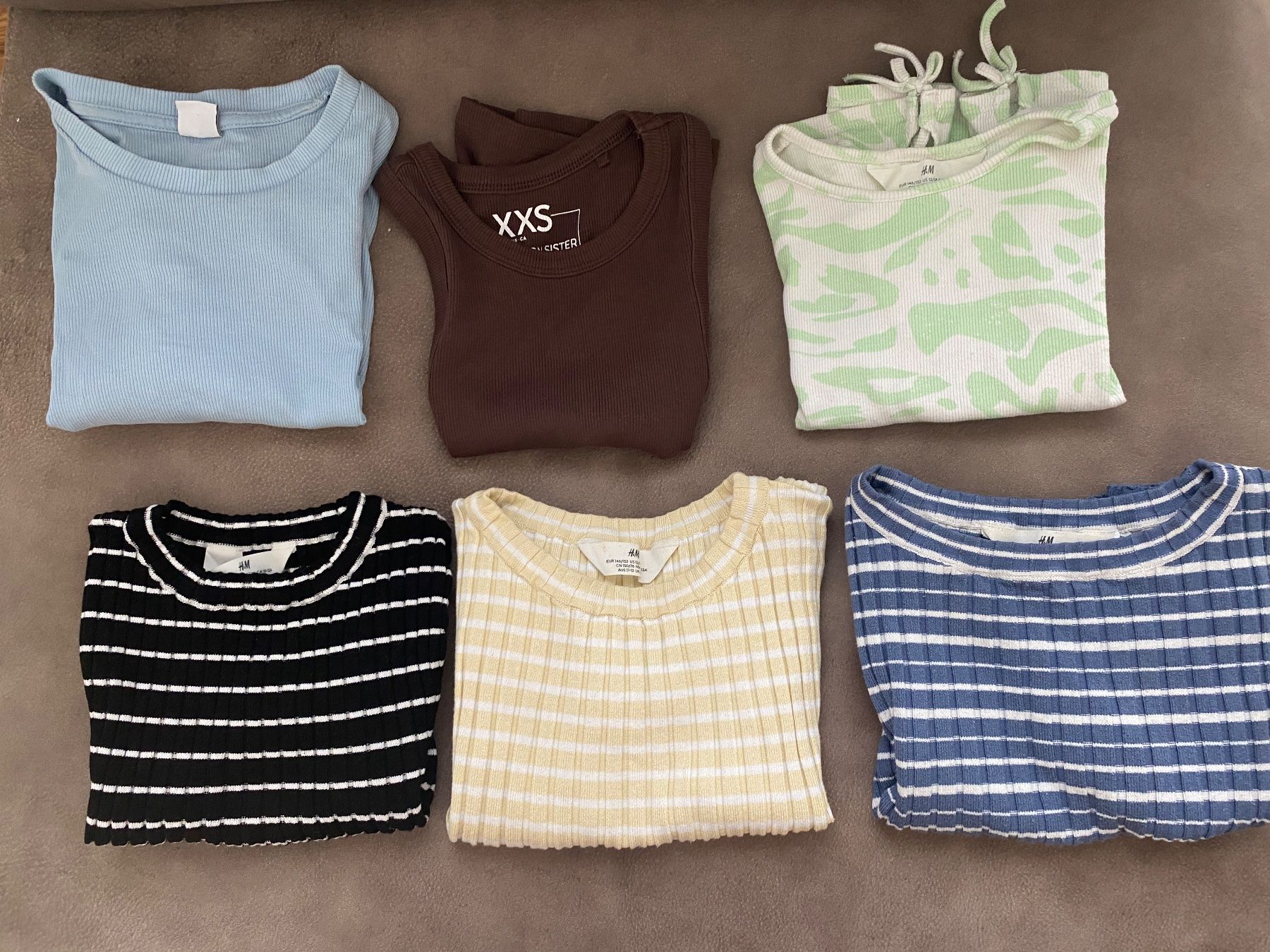 Kleiderpakete & -sets: Oberteile 6er Pack, Gr. 146/152 – Gebraucht aus Esslingen von Tinsku