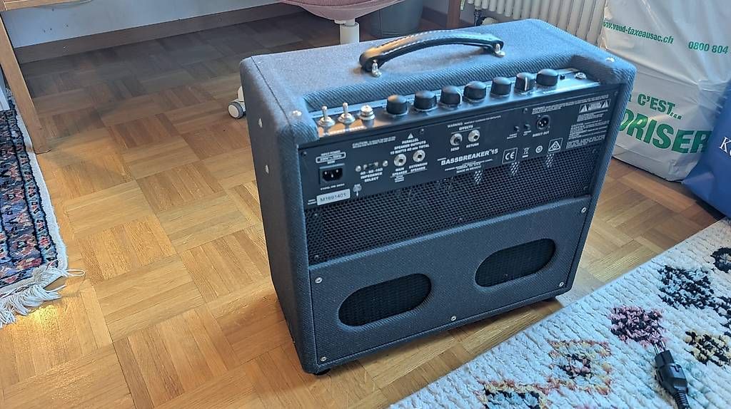 Amplificatori: Fender Bass breaker 15 avec câble de  branchement – Usato da Nyon venduto da and_hfg5 2