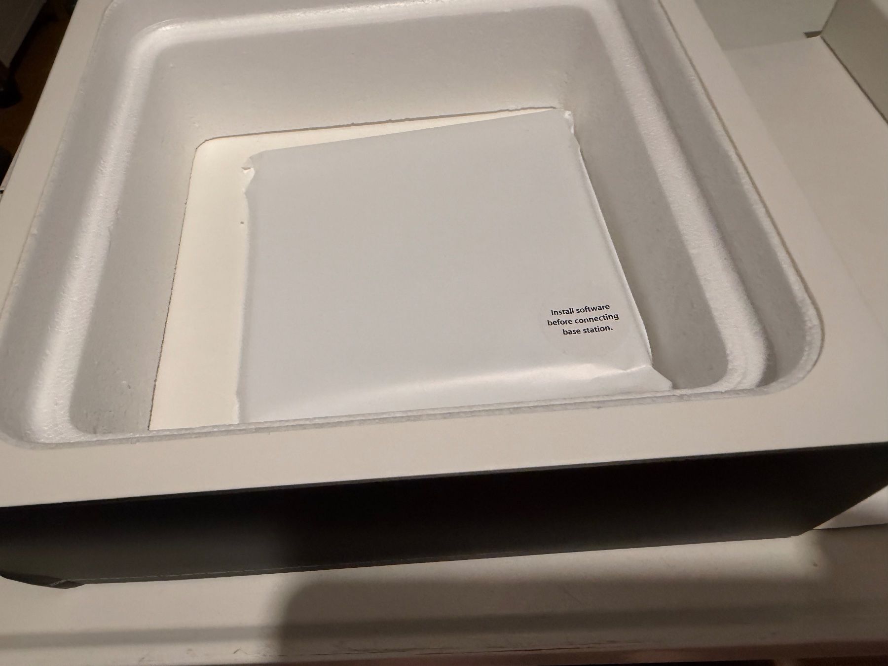 Server: Apple Time Capsule 3. Generation 802.11n 1 TByte – Gebraucht aus Zürich von pri_p2mq 3