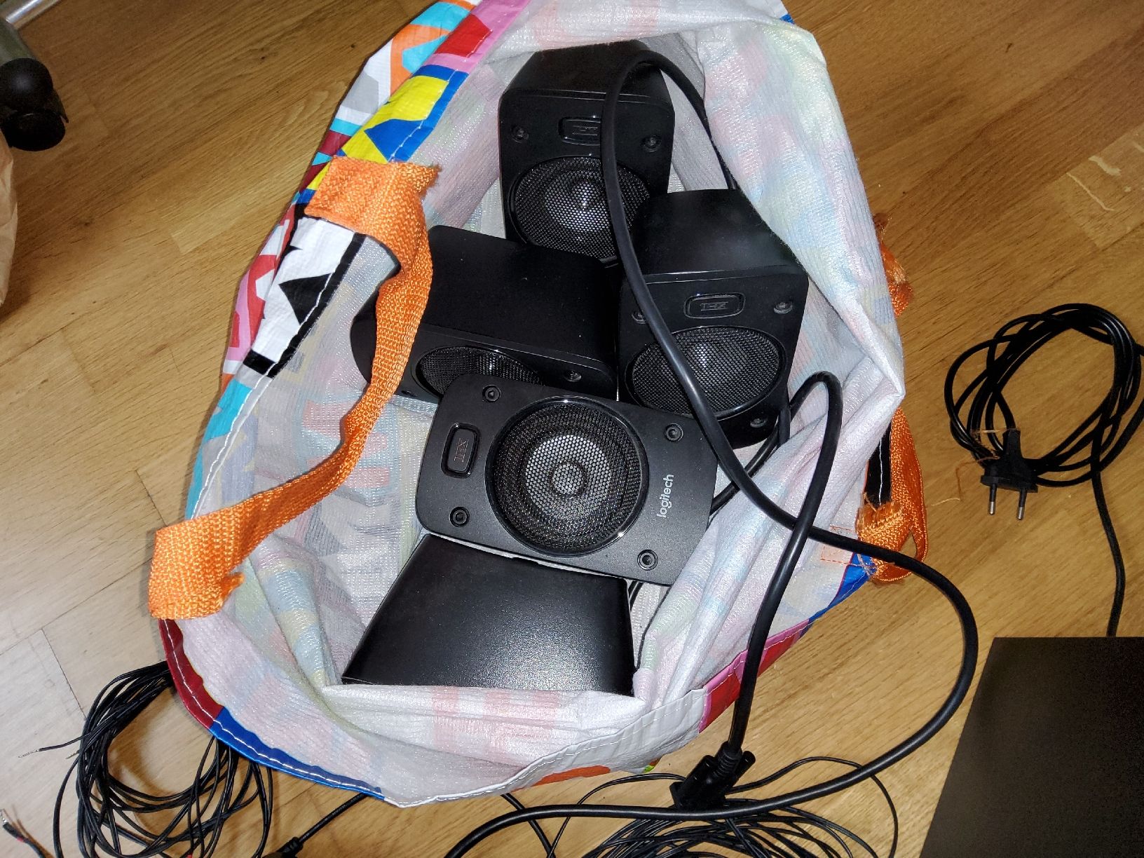 Logitech Home Cinema: Z906 Logitech 5.1Haut-parleurs de PC – Usato da Rennaz venduto da Baaron84 4
