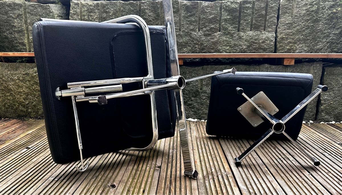 Poltrone: Schwarzer Leder Relaxsessel mit Fusshocker – Usato da Zürich venduto da Unique2400 2