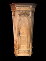 Barocker Eckschrank