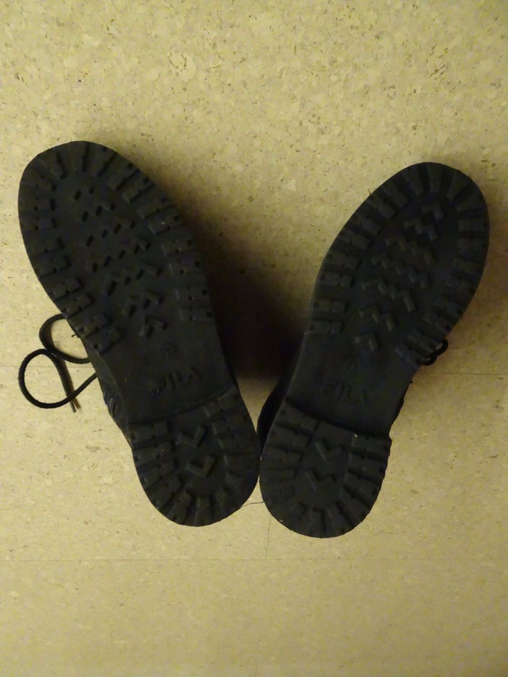 Fila Scarpe per ragazzi: Schneeschuhe Gr 37 – Usato da Münchenbuchsee venduto da Yothu 2