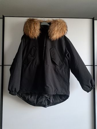 Schwarze Winterjacke für Damen mit Echtfell, Grösse M/L