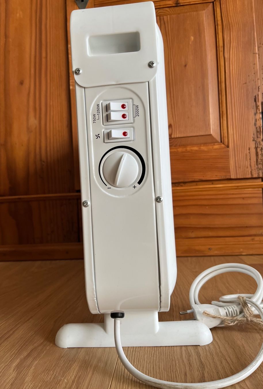 Radiatori: Heizöfeli (elektrisch) – Usato da St. Gallen venduto da PSchw 1