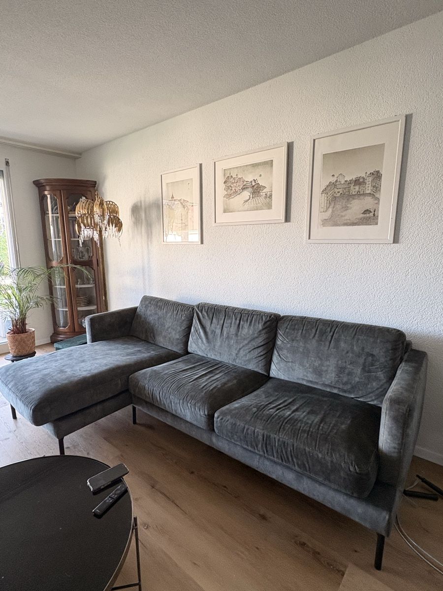 Livique Divani: Grünes Samt Sofa von Livique – Nuovo (secondo la descrizione) da Biel/Bienne venduto da Nat_lby2