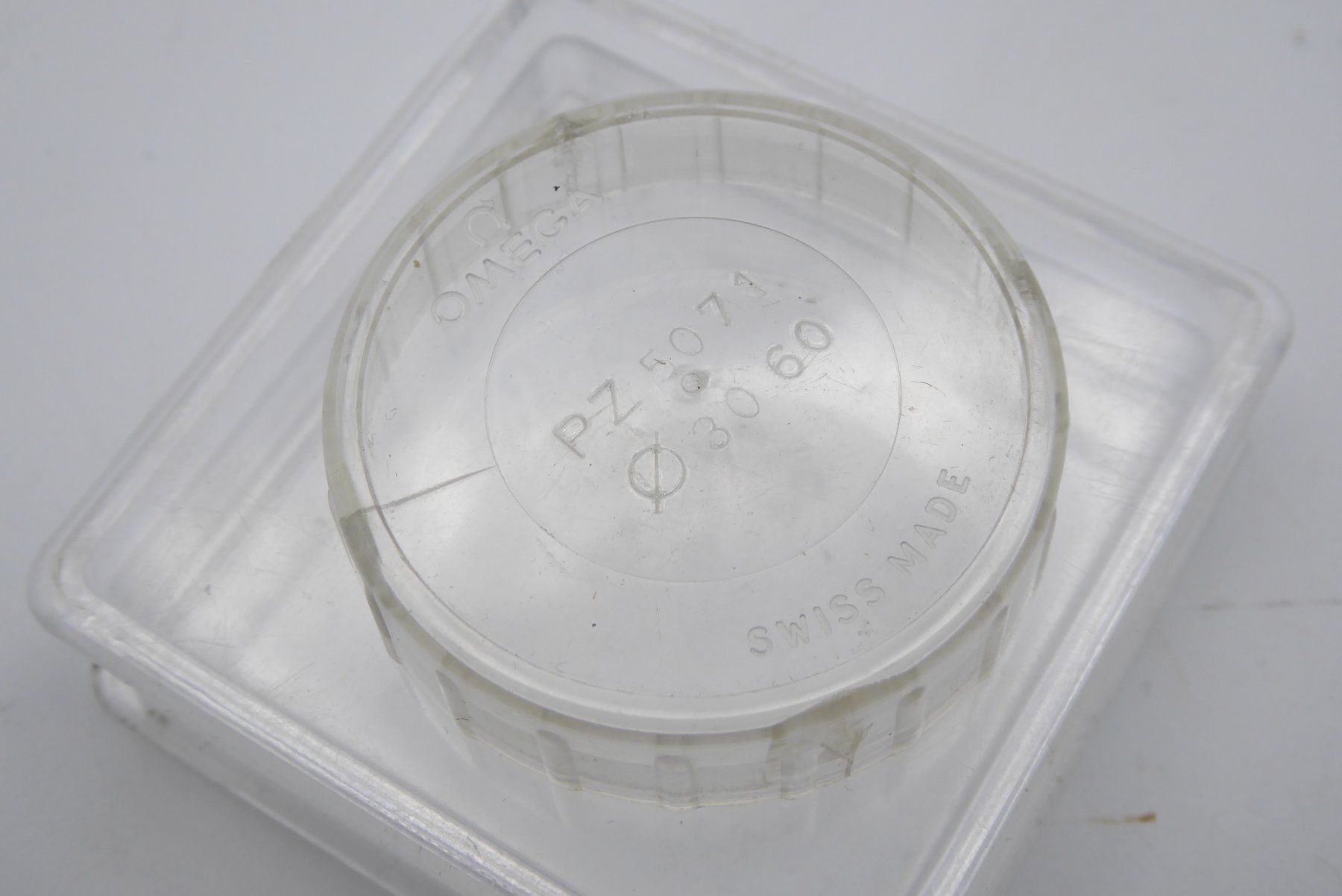 Omega Orologi: Omega Seamaster Plexiglass, silver ring 30.60mm – Nuovo (secondo la descrizione) da Geneve venduto da adr_xk6n 8