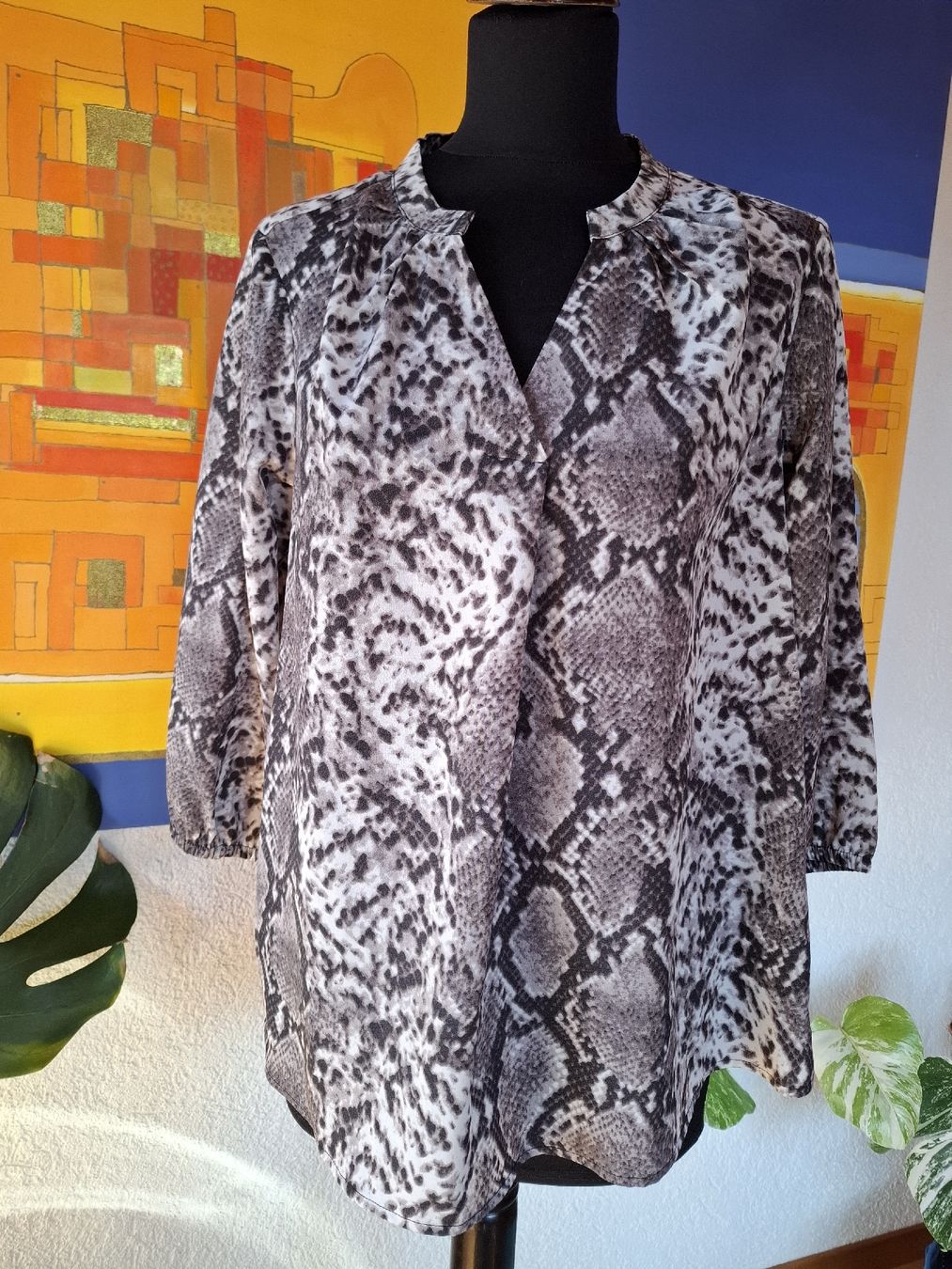 Tuniche: Bluse Damen M Snake schlange Grau Schwarz tunika basic 71 – Usato da Vinelz venduto da sonnenmond77 1