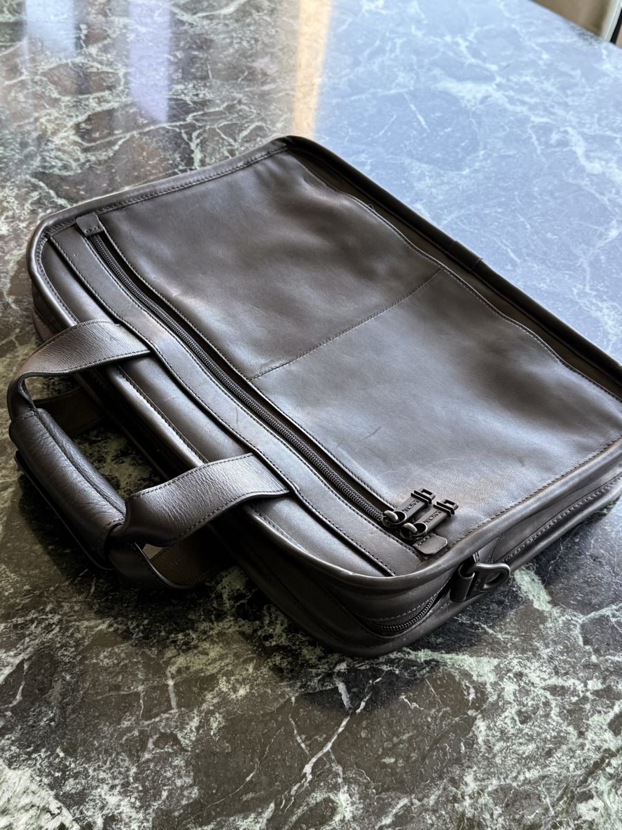 Tumi Valigie & Borse: Tumi Leather Briefcase - New – Nuovo (secondo la descrizione) da Sorengo venduto da Vreeswijk2 3