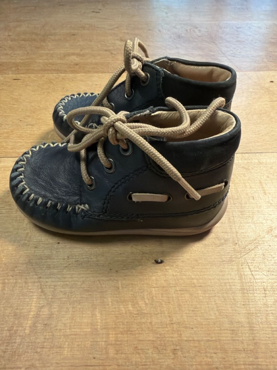 Chaussures garçon: Bärenschuhe Gr20 – D'occasion à Schlatt ZH par fila345