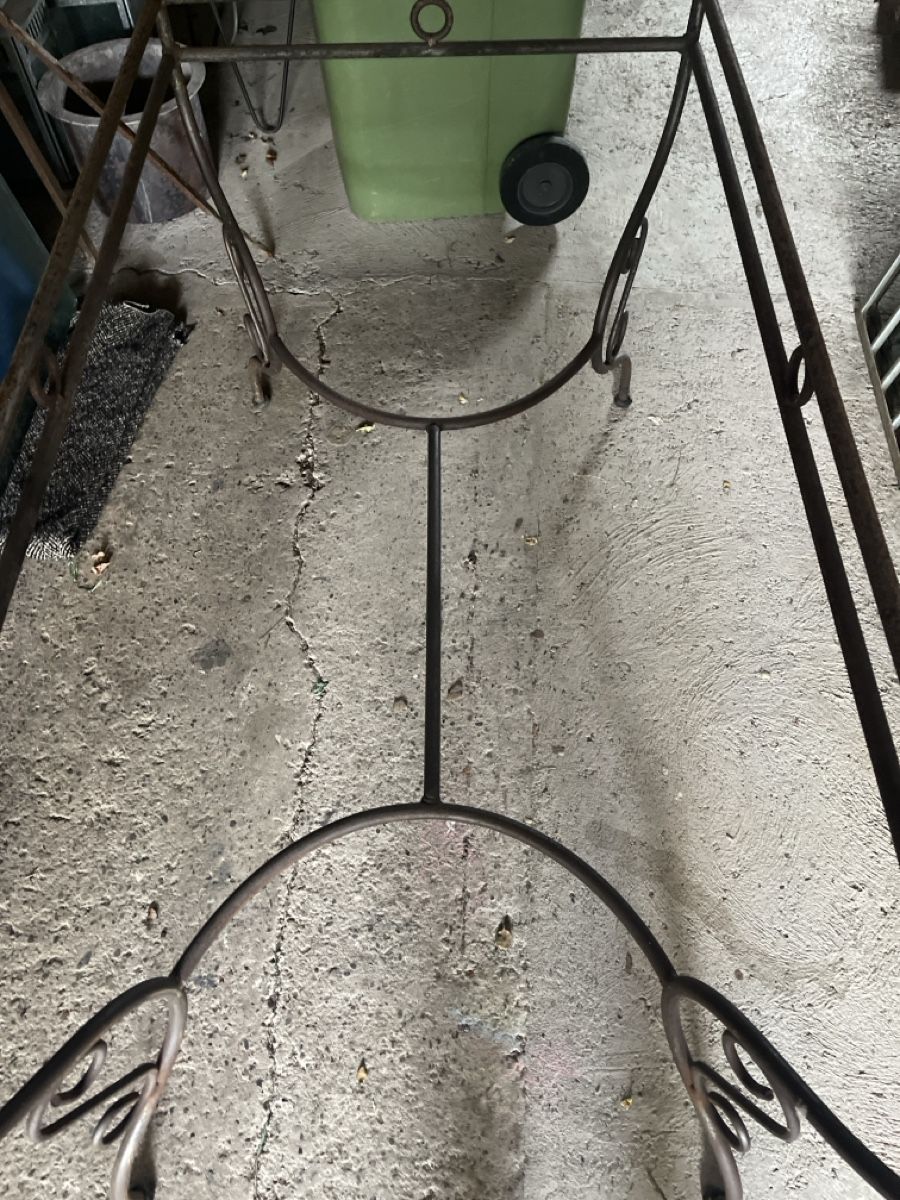 Tische: Massiver Gartentisch aus Eisen mit Glasplatte  – Gebraucht aus Villnachern von socondlife 3
