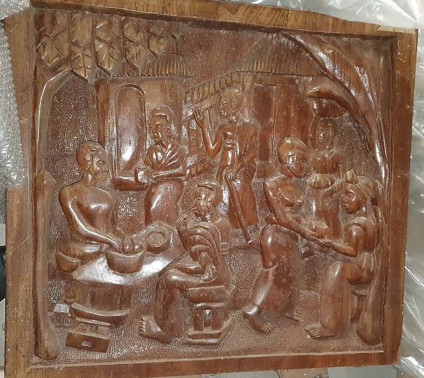 Foto & Immagini: Holzbild von Hand geschnitzt aus Afrika.  Dorfgemeinschaft – Usato da Oberdorf SO venduto da Gigijs