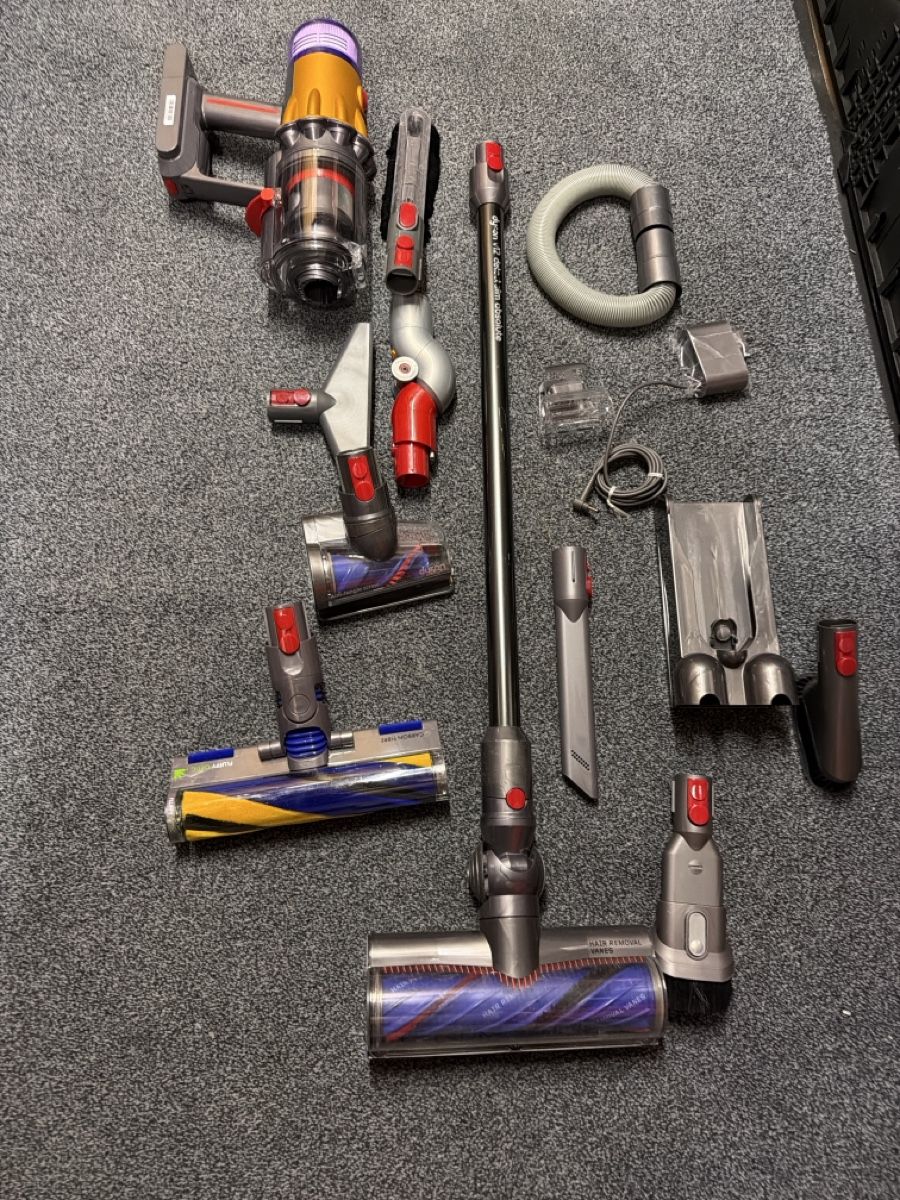 Dyson Aspirapolveri & Accessori: Dyson v12 Detect slim absolute  – Usato da Landquart venduto da Nnf007