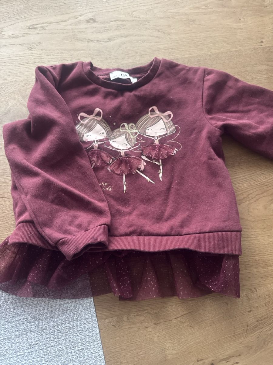 C&A Pulls et sweat-shirts: Süsser pulli 110 – D'occasion à niederhasli par gwe_8l5q