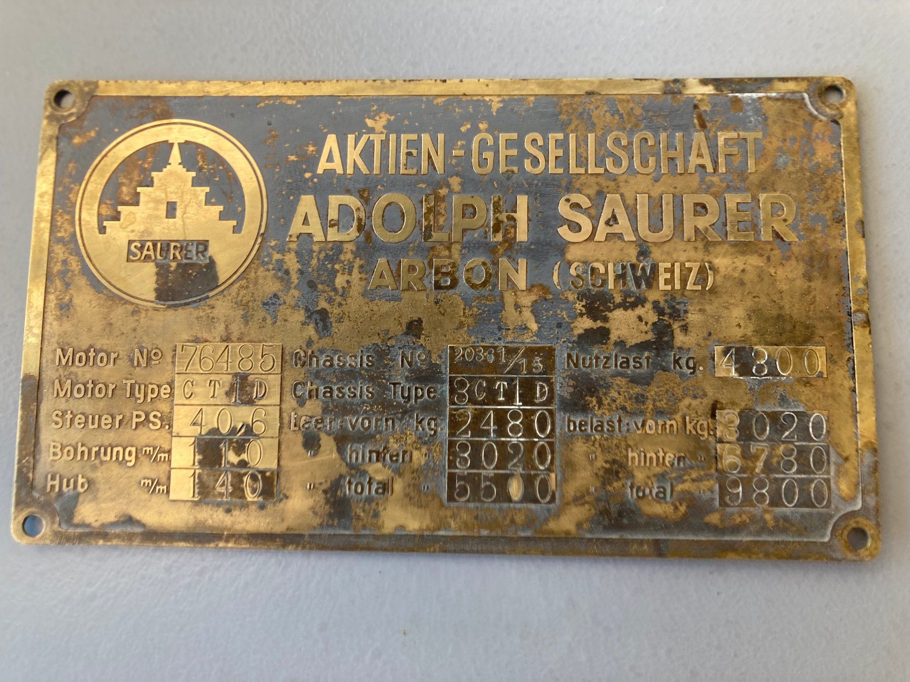 Saurer Schilder: Saurer Typenschild – Gebraucht aus Escholzmatt von Scl