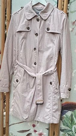 White label Trench