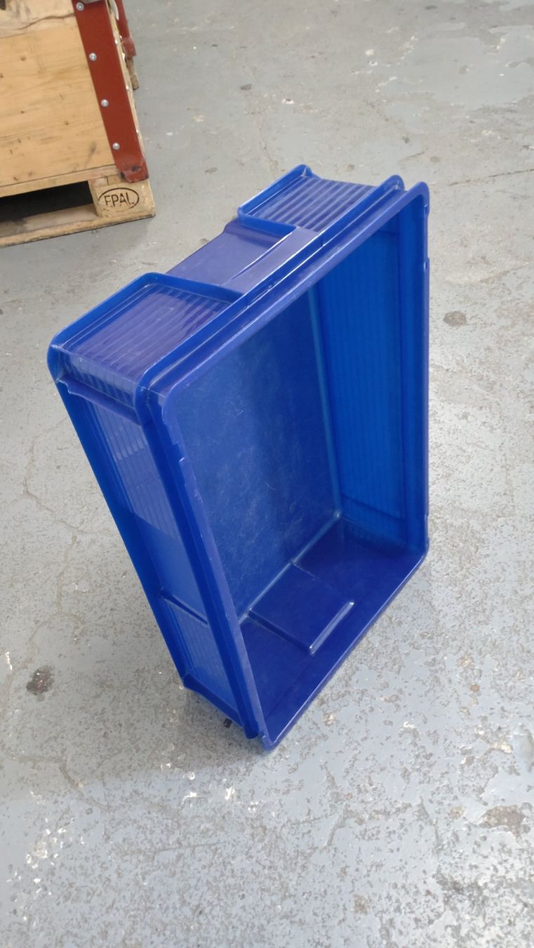 Transportkisten: 3 flache Plastikkisten gebraucht – Gebraucht aus Zürich von blaumeisli62 3