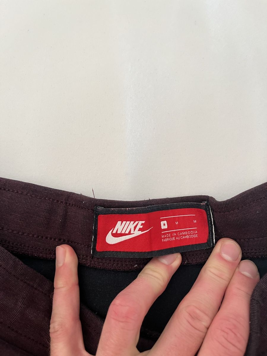 Nike Pantaloni: Nike Trainerhose Herren Hose Gr. M – Usato da Zug venduto da Nickwalks999 3