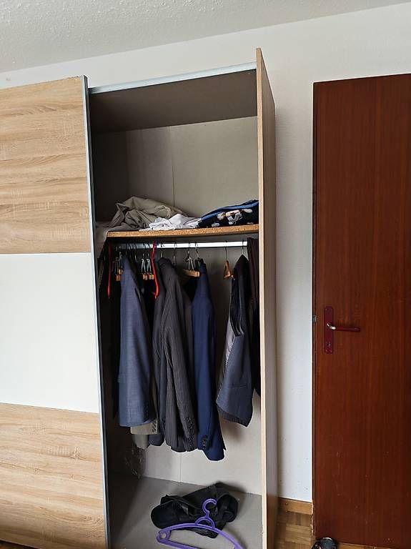 Schränke: A donner armoire  – Gebraucht aus sierre von al-falah 2
