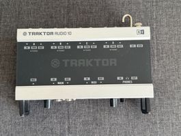 Native Instruments Traktor Audio 10 + câbles DJ