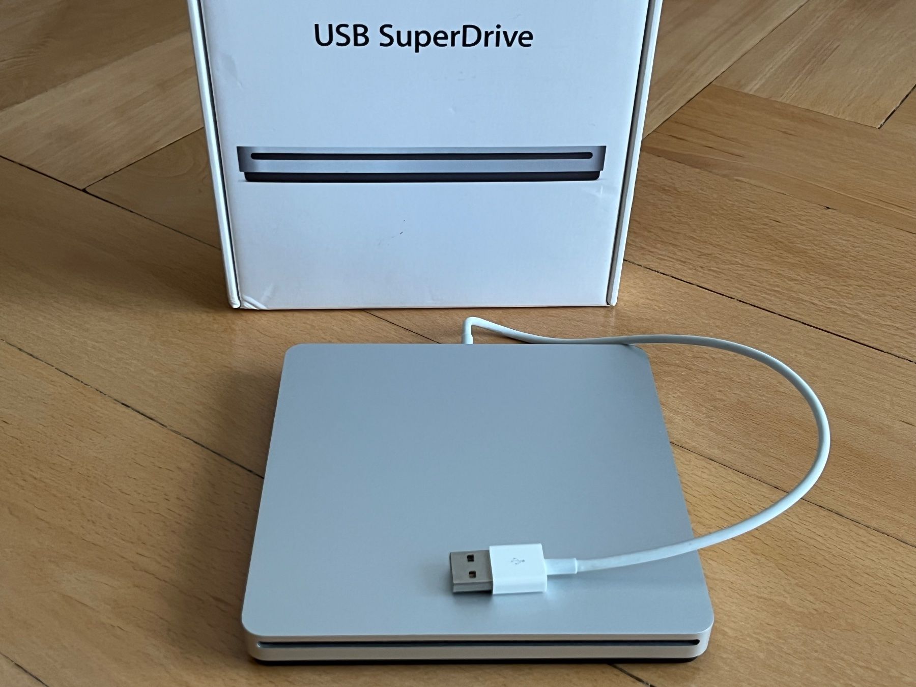 Apple Audio- & Mediensysteme: Apple USB SuperDrive – Gebraucht aus Fribourg von  1