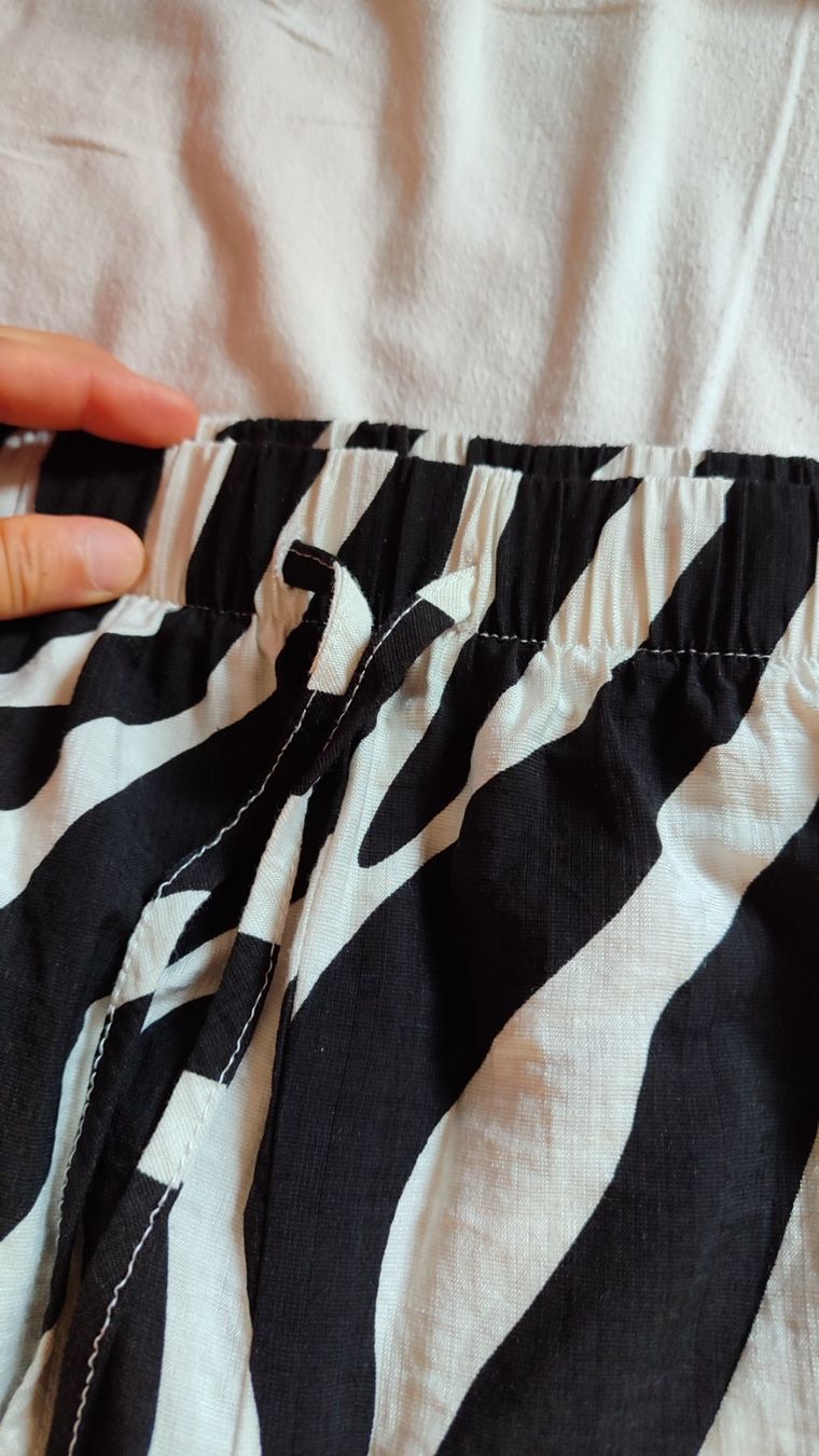 H&M Pantaloni: Stoffhose, Gr. S, Set: 3 Stk. – Nuovo e nell'imballaggio originale da Brüttisellen venduto da nic_xm7s 4