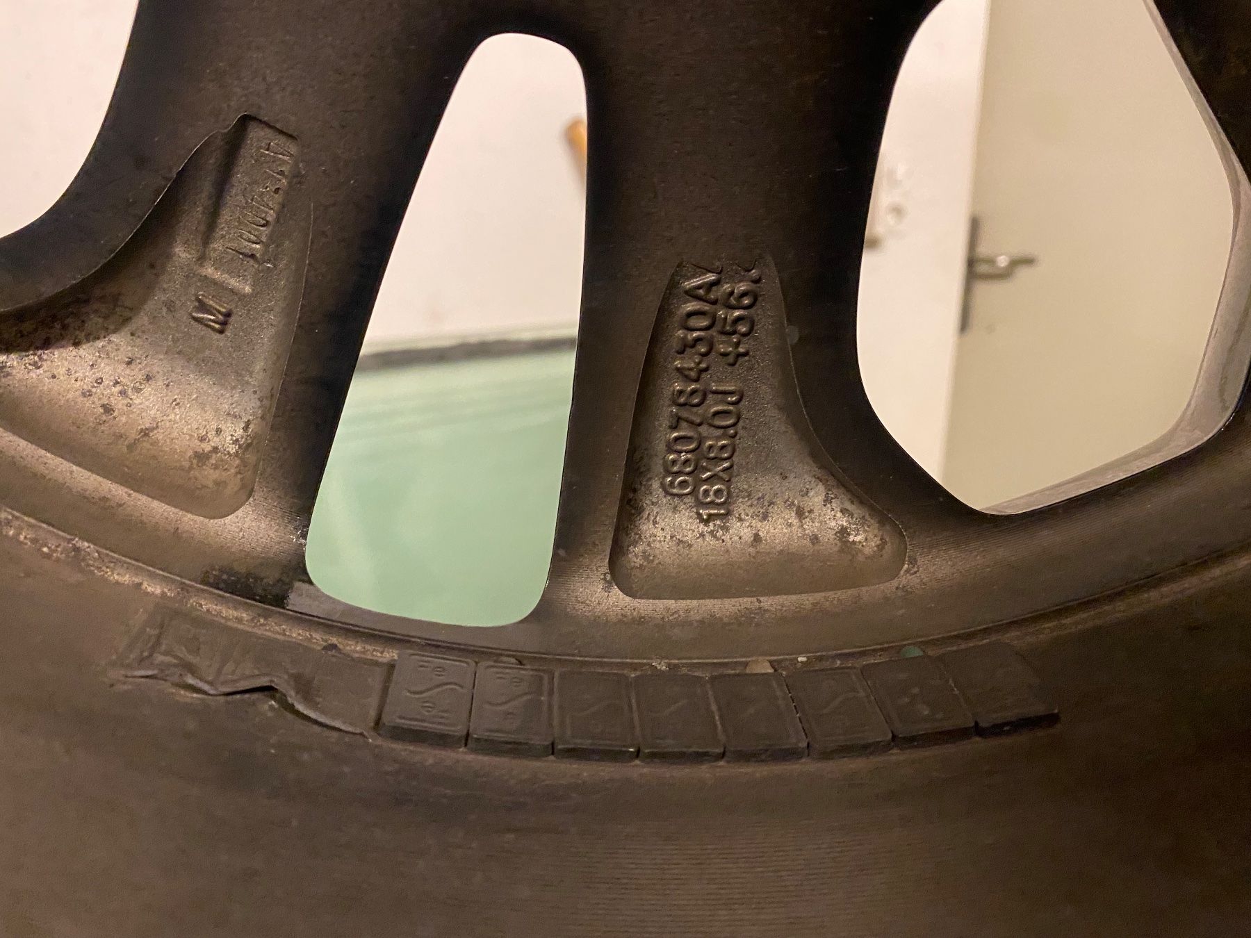 Jeep Pneumatici & Ruote complete: Cerchi invernali completi Grand Cherokee – Usato da Morbio Inferiore venduto da sol_wd6x 2