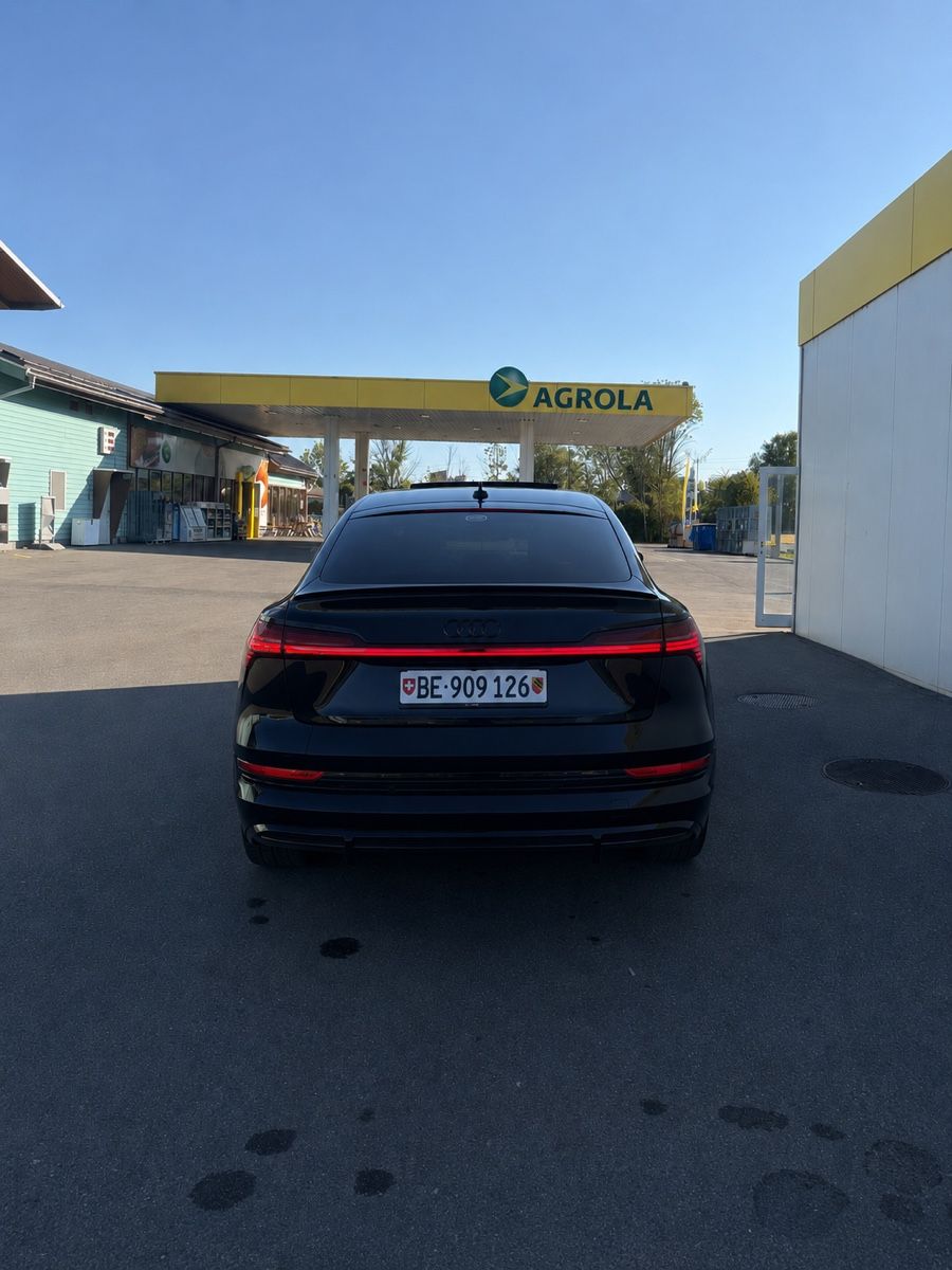 Audi Autos: Audi etron Black edition – Neu (gemäss Beschreibung) aus Ipsach von fly_fq5f 1