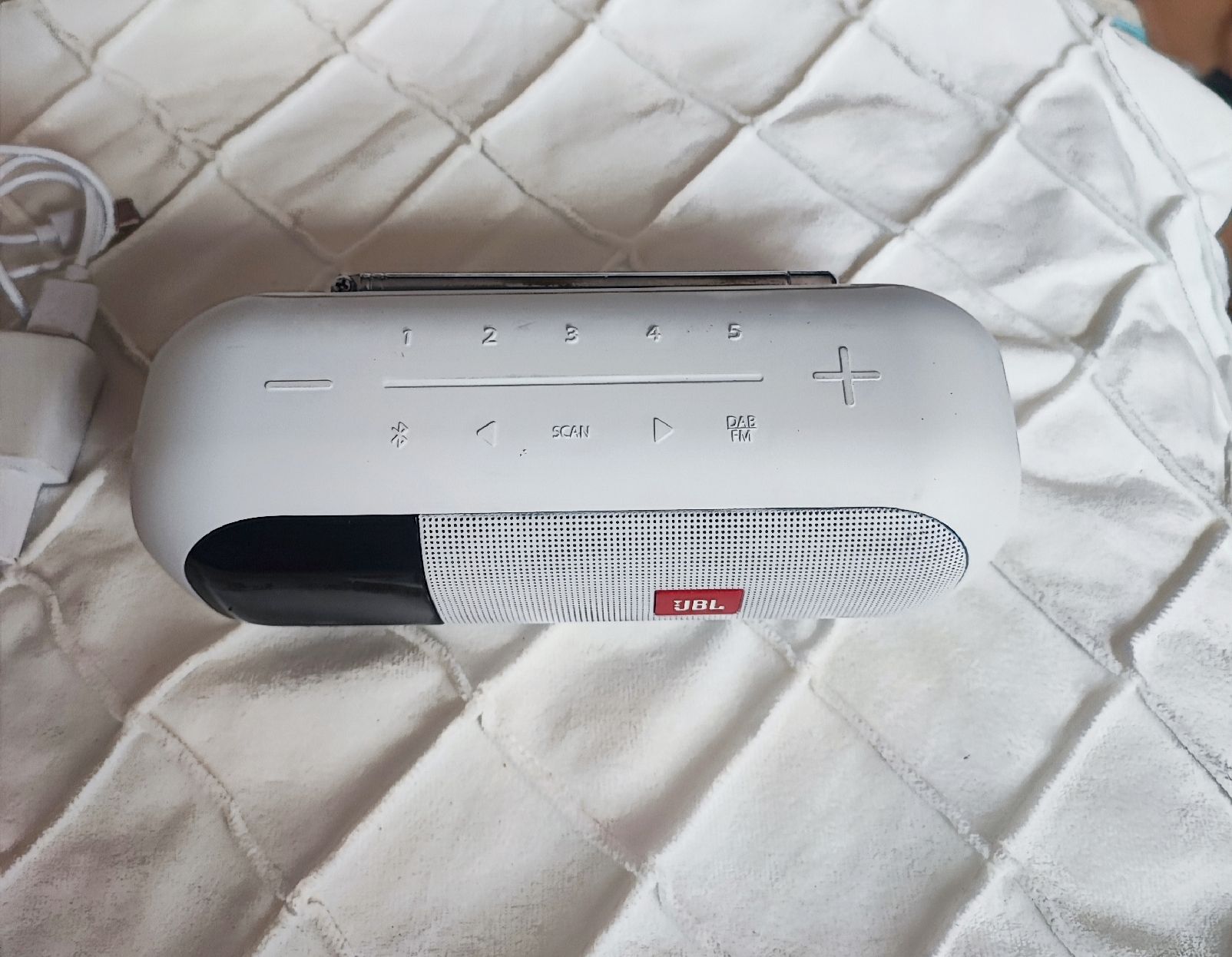 Radio: JBL Tune 2 DAB Radio Bluetooth Lautsprecher  – Usato da Zollikofen venduto da zar_j67f 4