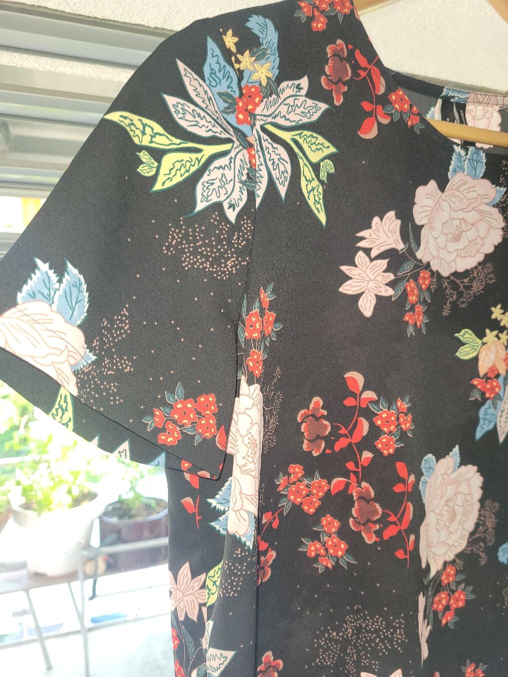 Blusen, T-Shirts & Tops: Blusenkleid Vero Moda Gr. S schwarz bunt gemustert luftig – Neu (gemäss Beschreibung) aus Bassersdorf von ism_kx95 1