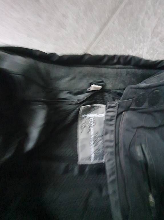 Giacche: Motorradjacke – Usato da Lyss venduto da Staernli 3