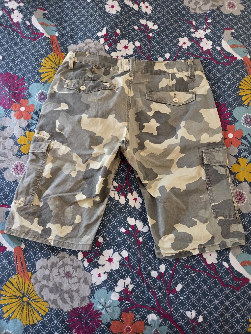 Pantaloni: X-THREE Cargoshorts Tarnung taglia 32 – Usato da ZERNEZ venduto da joaofonseca 1