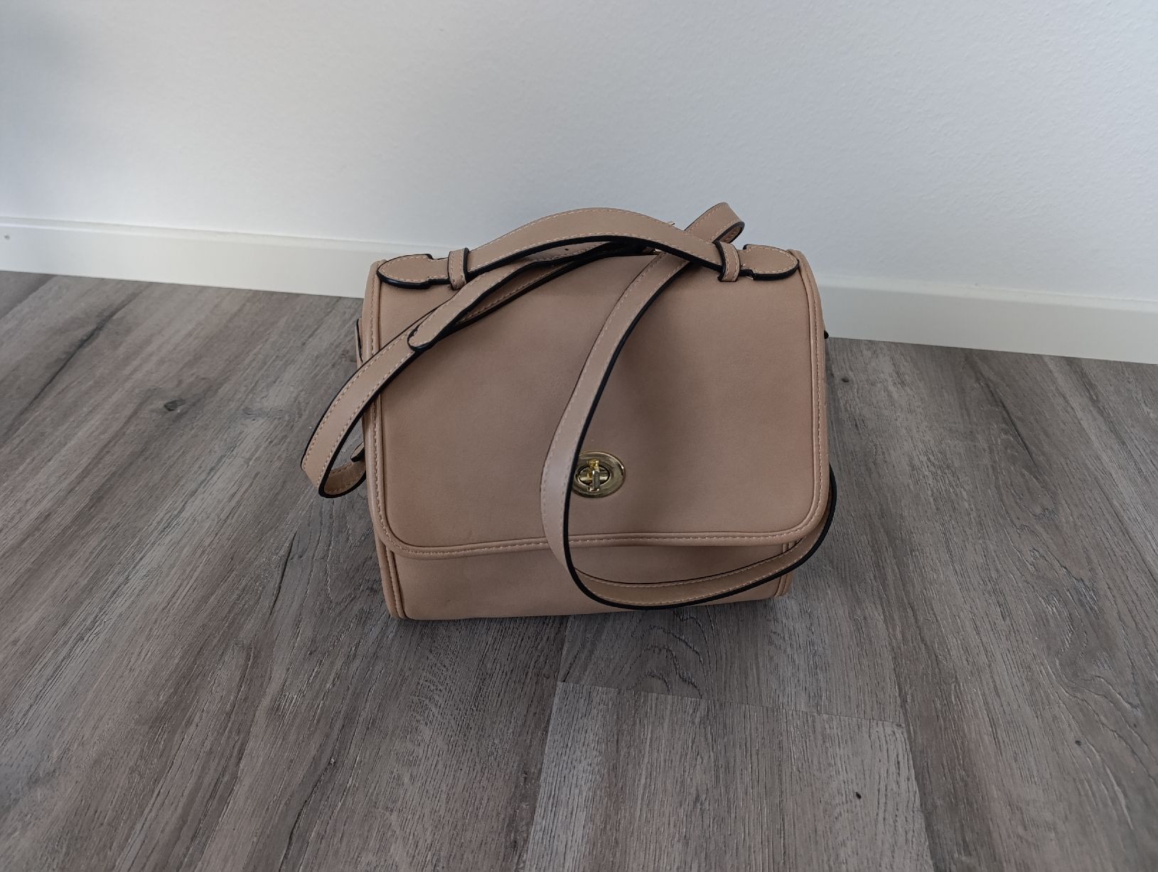 Borse da donna: Tasche für den Alltag – Usato da Dottikon venduto da _Miss_Kitty