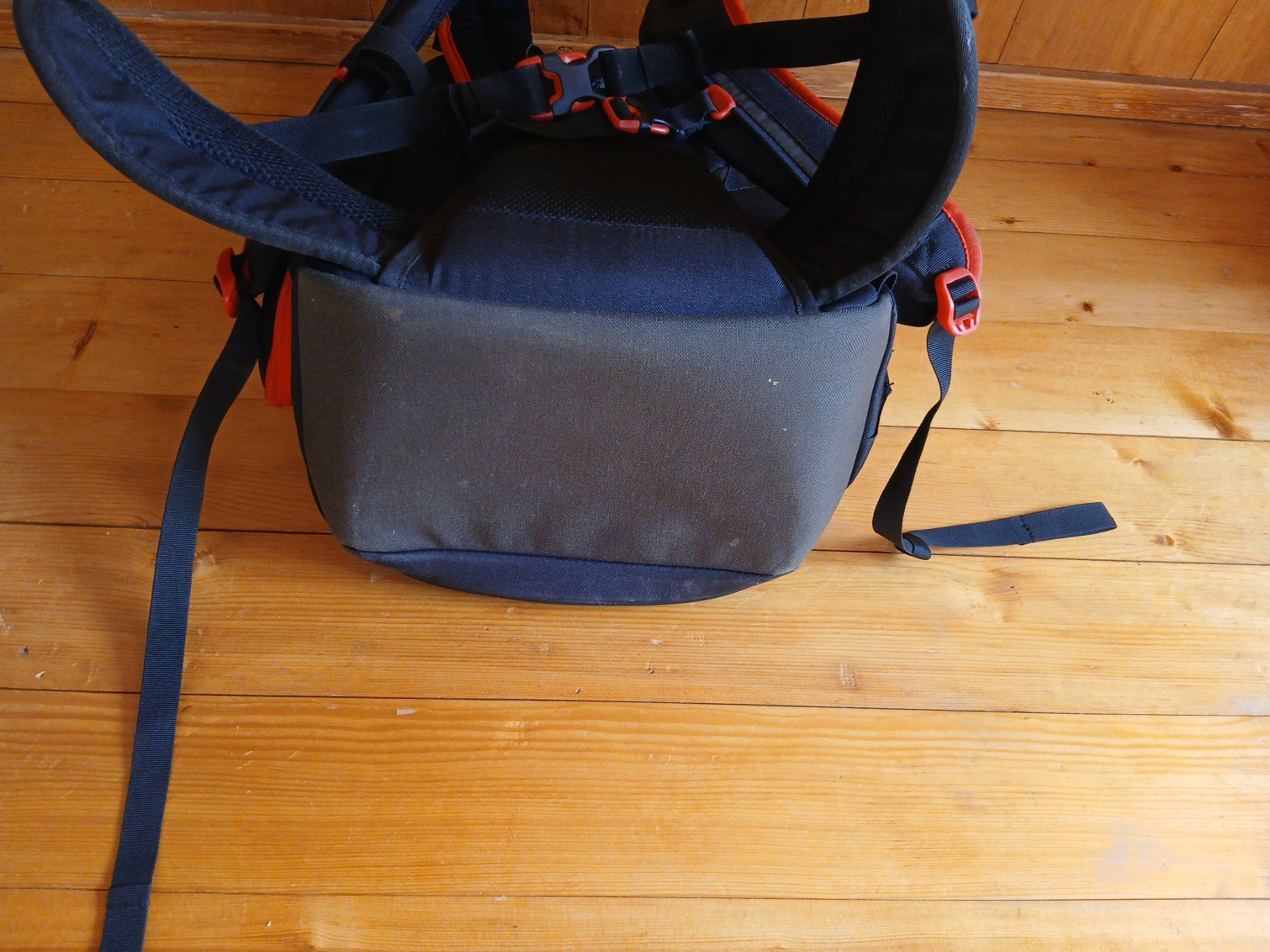 Satch Sacs & sacs à dos: Satch Schulrucksack Rot/Schwarz – D'occasion à Chur par Blackbook 4