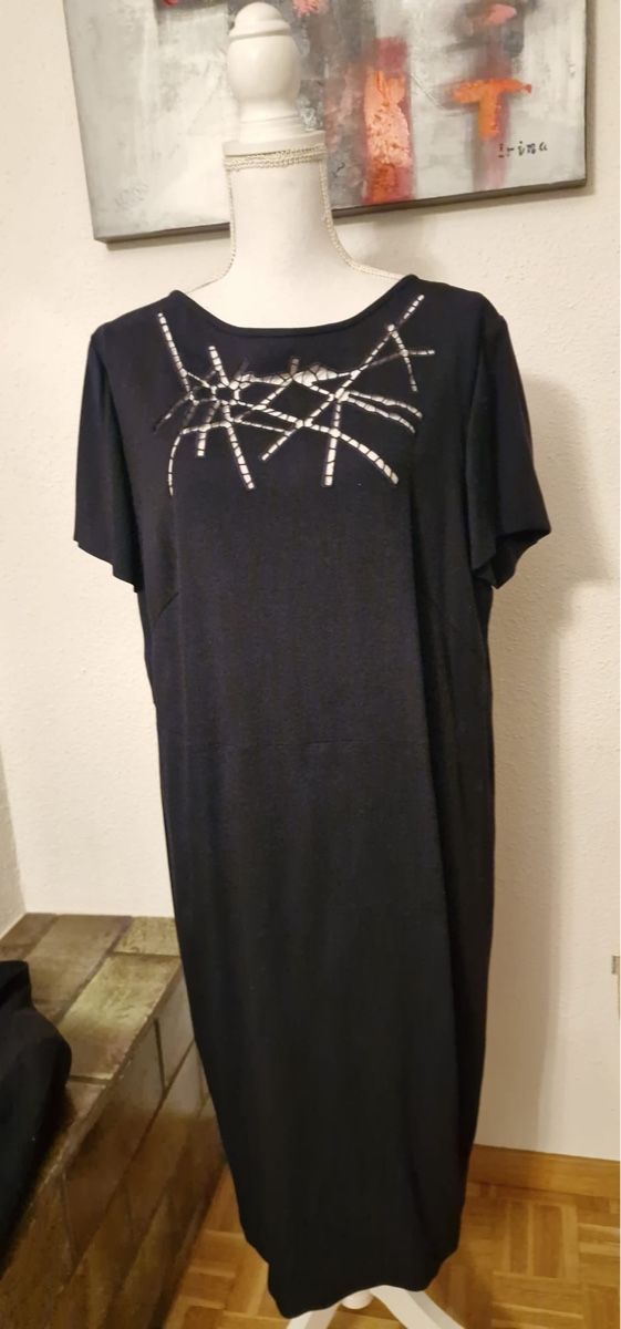 Costumi: Escada Kostüm, Gr. 44, Schwarz, Top Zustand – Usato da St. Gallen venduto da mania03 3