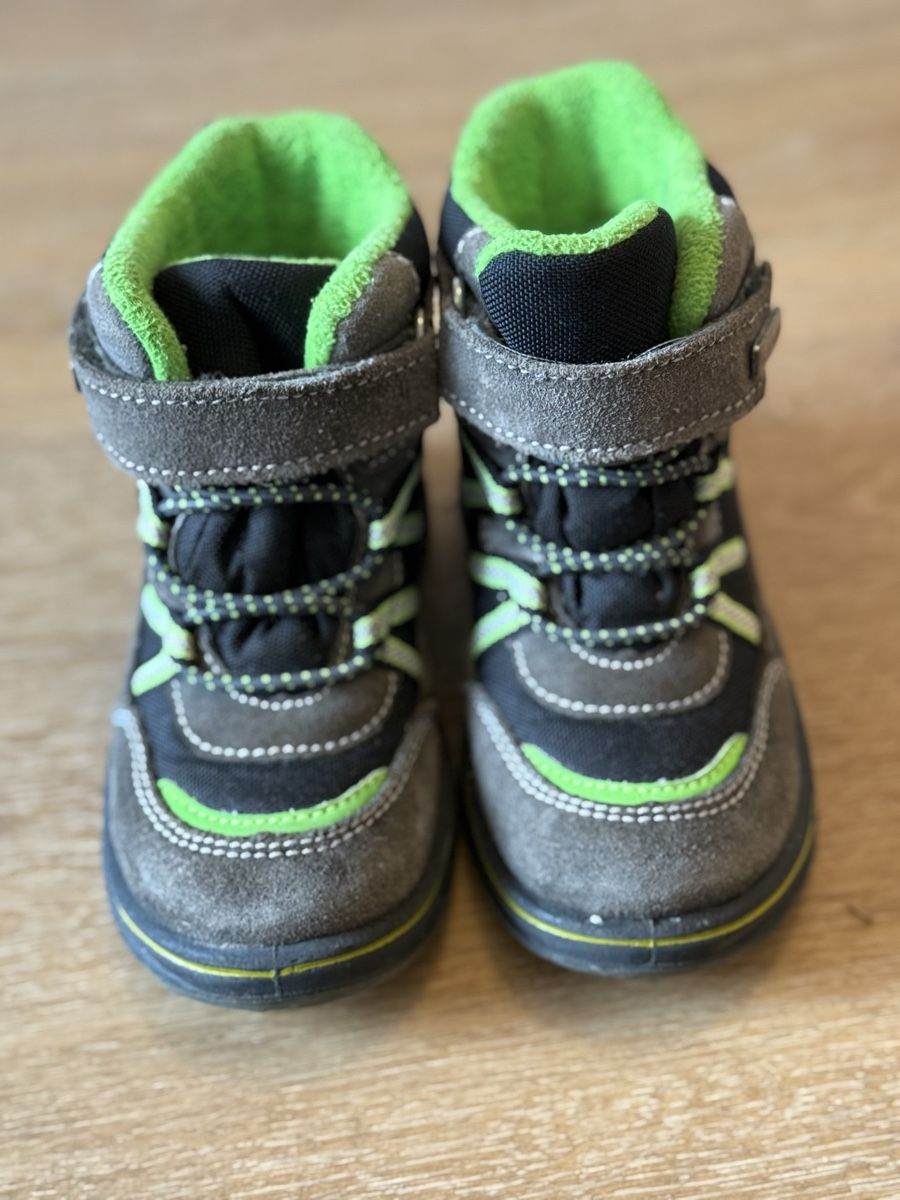Chaussures garçon: Winterschuhe Grösse 24 – D'occasion à Zug par dani1529 1