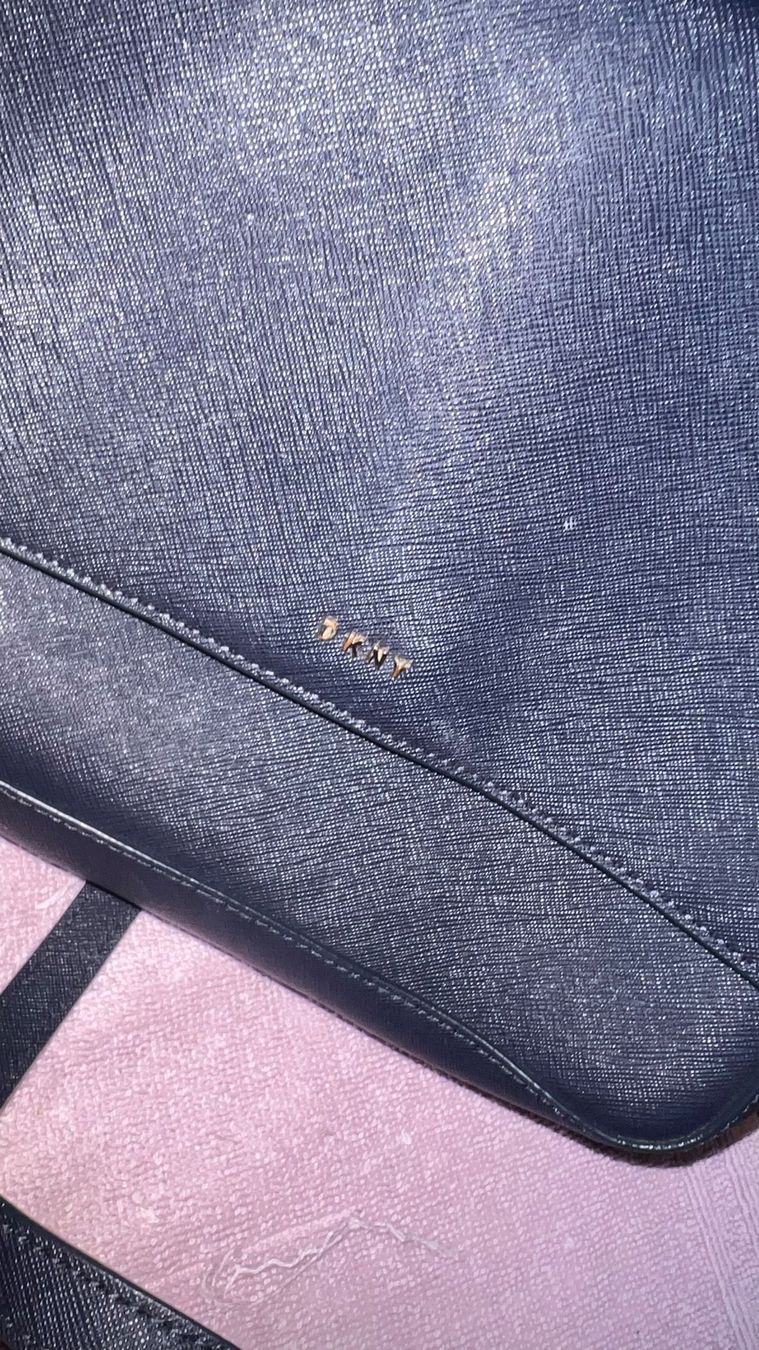 DKNY Borse da donna: • DKNY Umhängetasche • – Usato da Basel venduto da mendoza13 1
