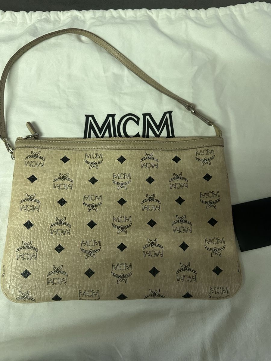 Mcm Sacs femmes: Original MCM Shopper Beige Medium mit Clutch – D'occasion à St. Gallen par Kosa97 7