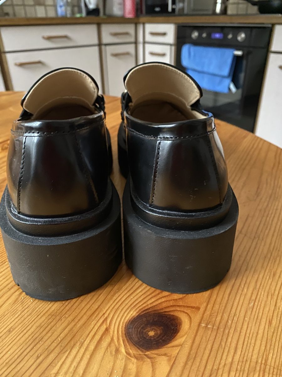 H&M Scarpe da donna: Loafers – Usato da Schnottwil venduto da eka_sk9q 1